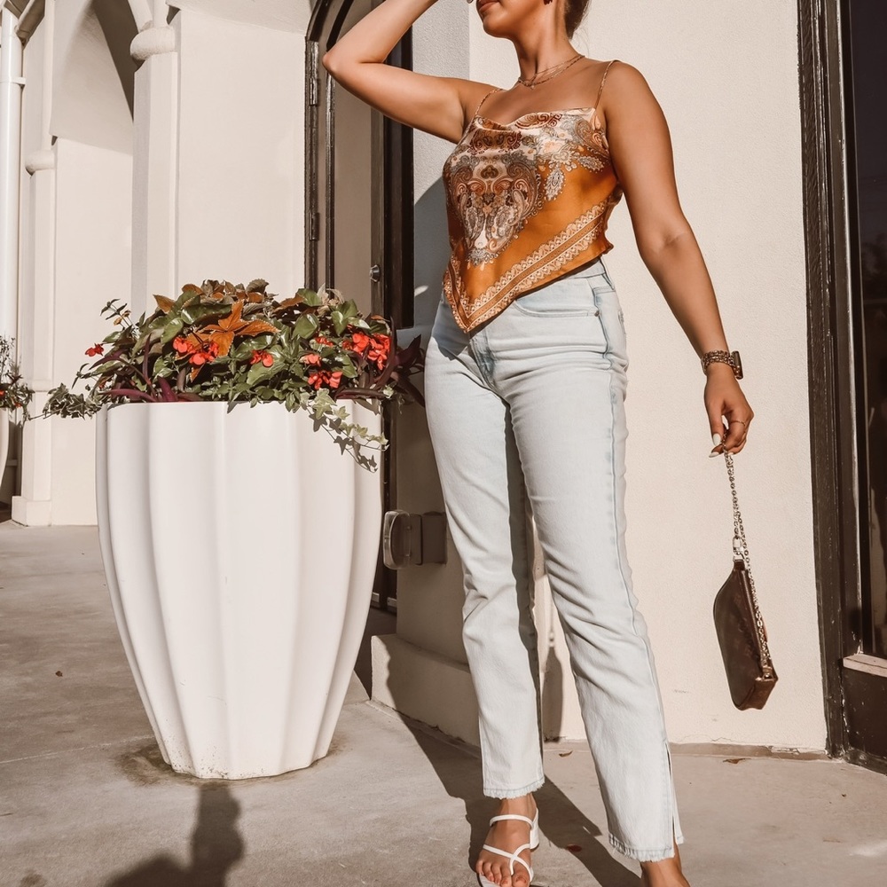 Good American light wash straight leg jeans